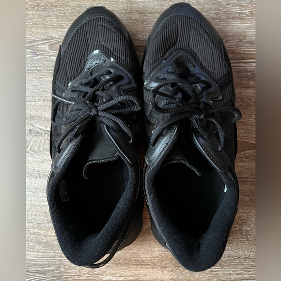 ADIDAS men’s size 11.5. Black. Worn once. - Picture 7 of 7